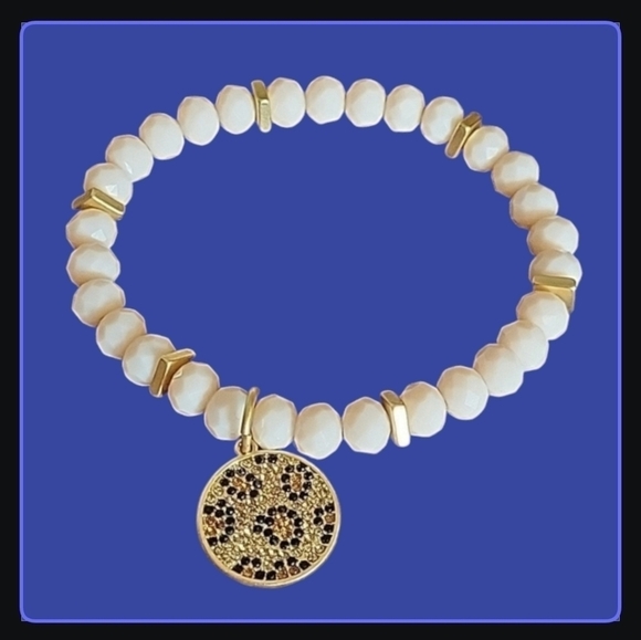 Private Label Jewelry - Cream Glass Beaded Leopard Print Charm Stretch Mobwife Bracelet